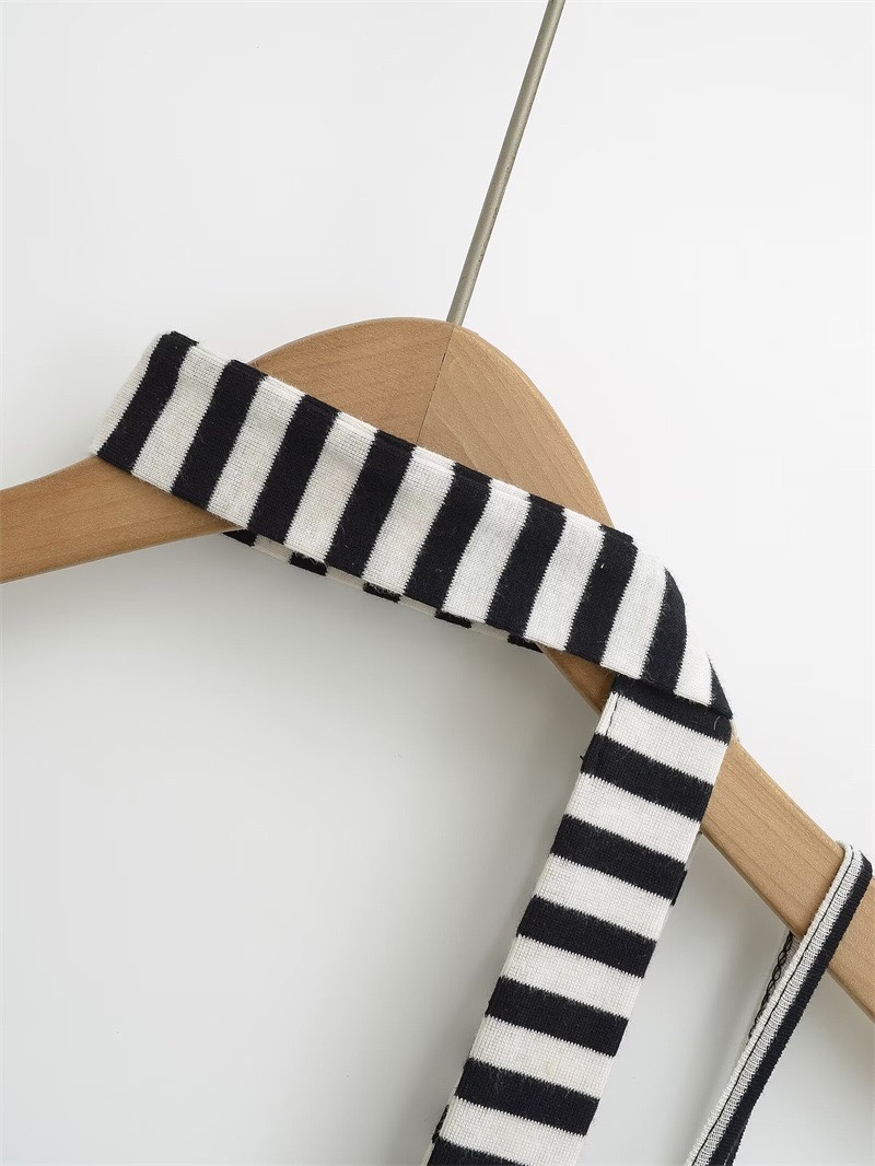 BABYMONSTER Ahyeon Summer Striped Scarf Set