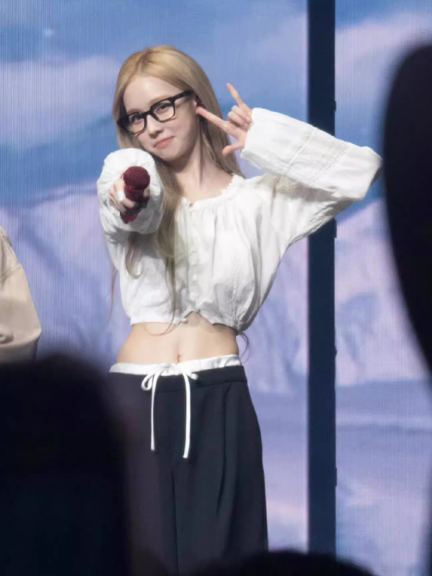 White Waist Drawstring Straight Leg Pants-Aespa Winter