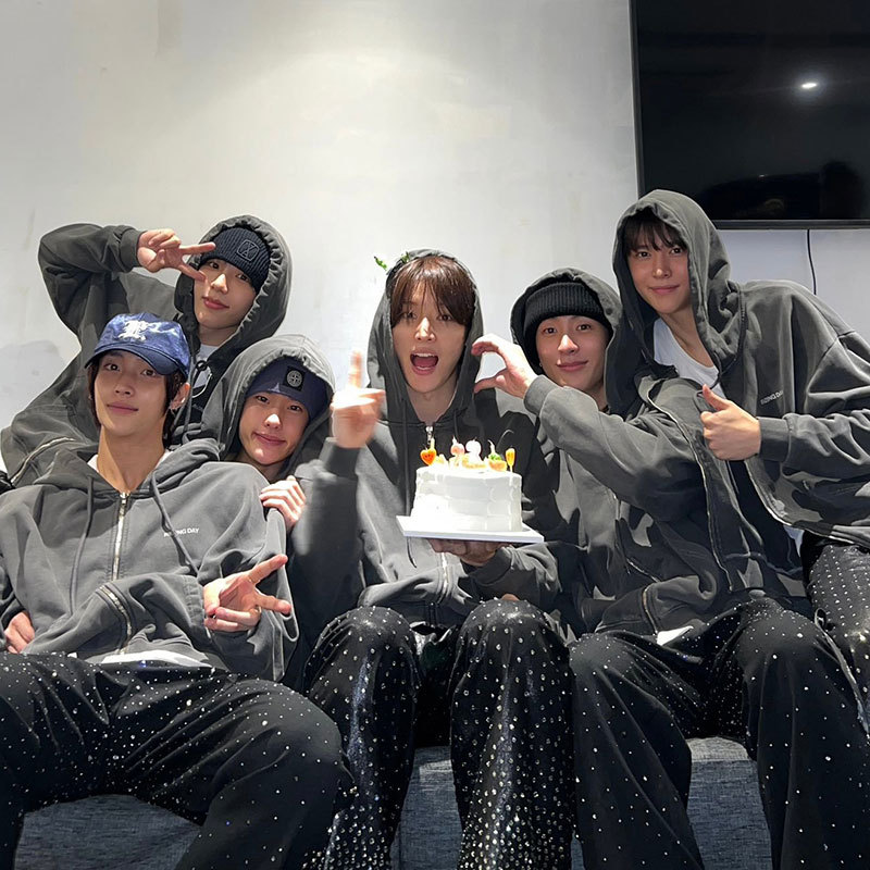 RIIZE 2024 RIIZING DAY Inspired Zip-up Hoodie