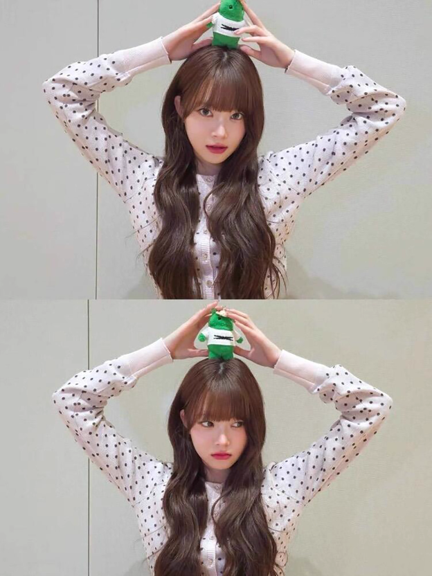 IVE Rei&LE SSERAFIM Eunchae Inspired Polka Dot Cropped Knit Cardigan