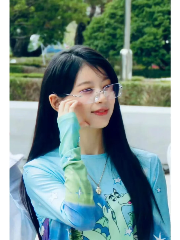 Illit Moka Inspired Dinosaur Cartoon Long Sleeve Top