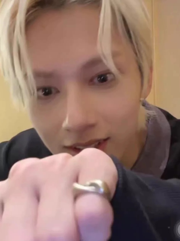 Seventeen Custom Cat-ear Ring