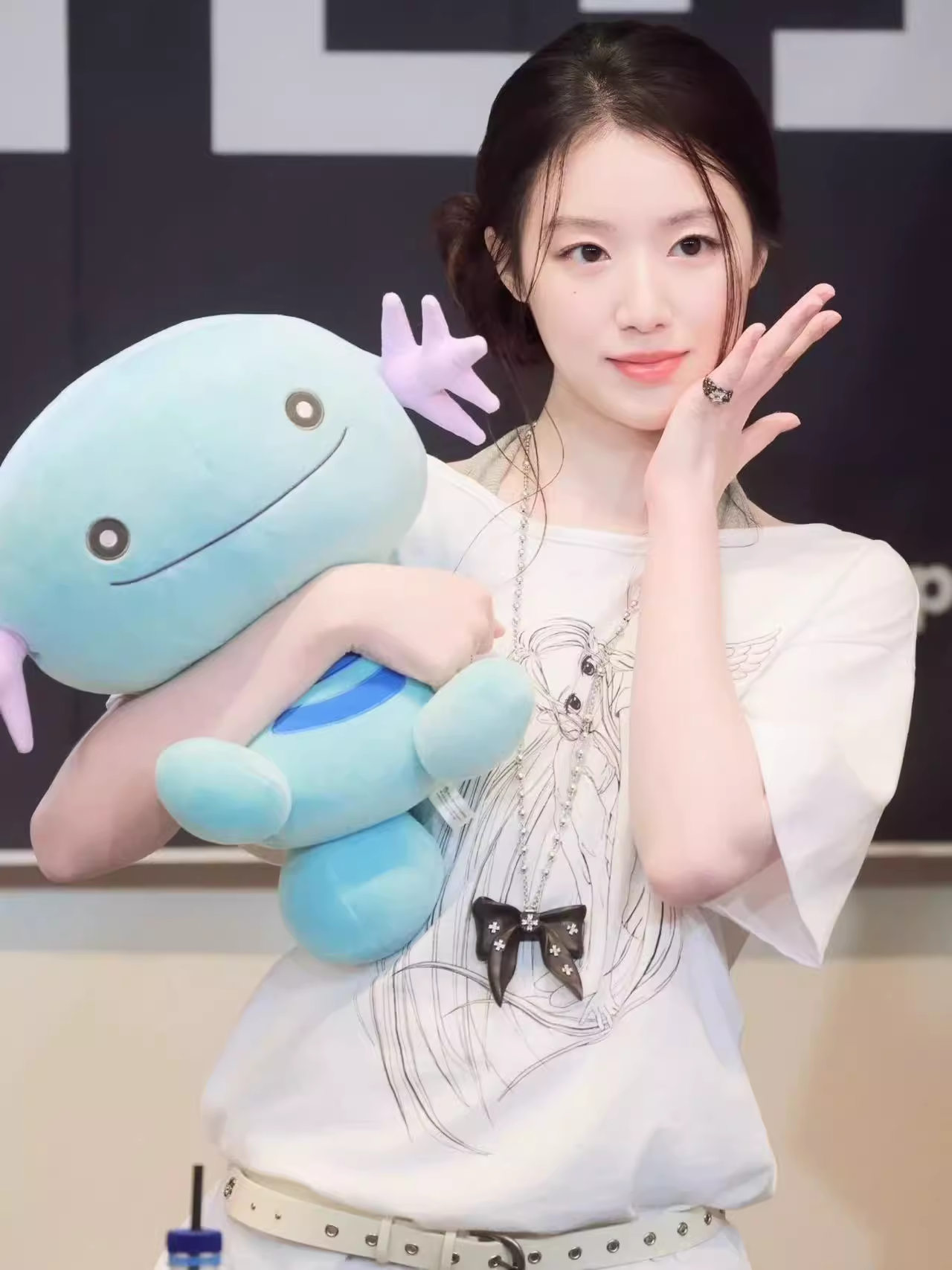 GIDLE SHUHUA Inspired Manga Girl Illustration Off Shoulder Tee