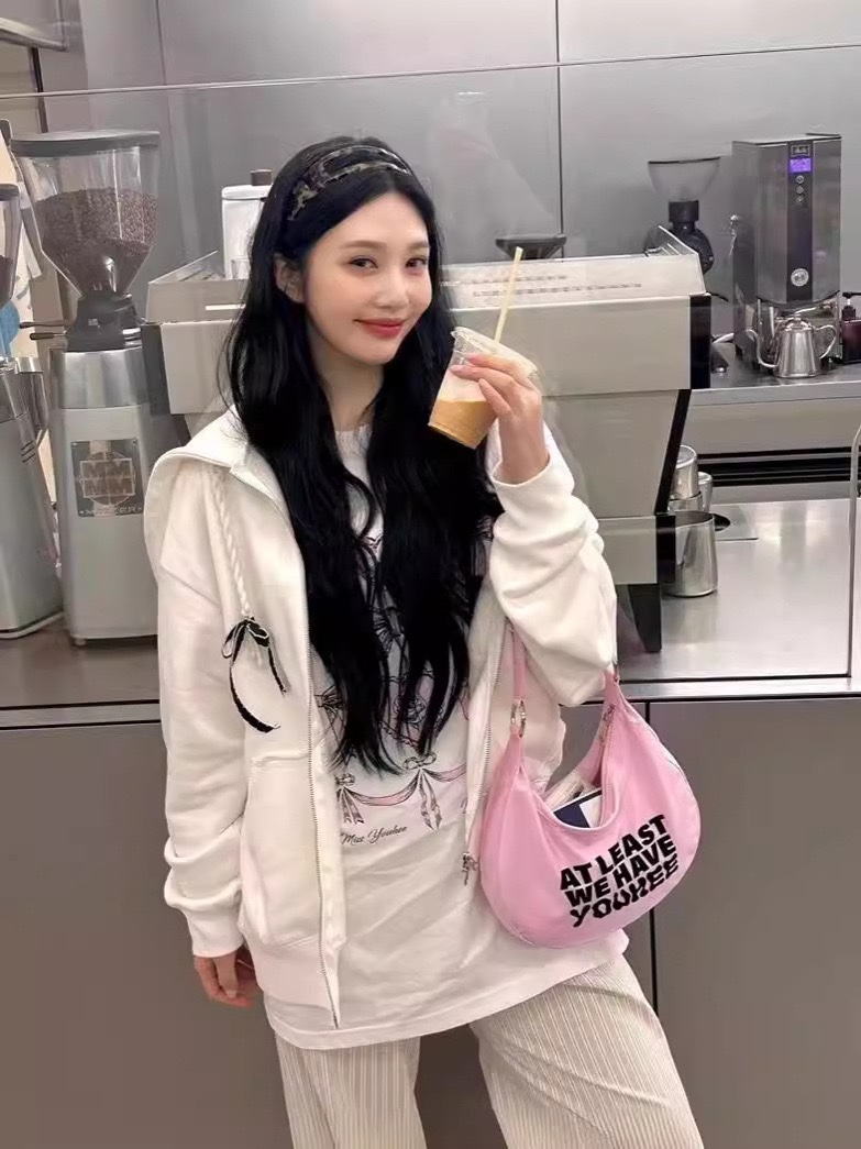 Red Velvet Joy Inspired Heart Bow Print Tee