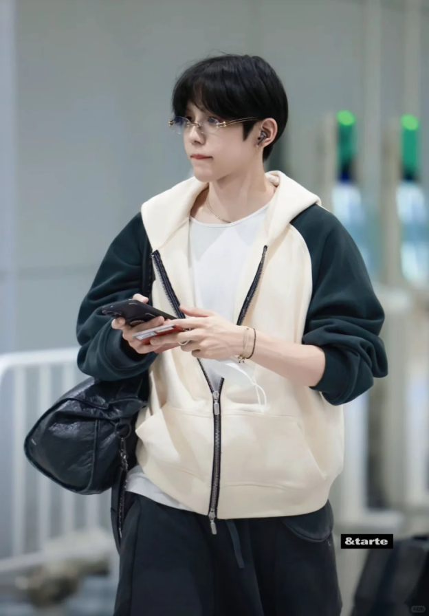 RIIZE Shotaro Inspired Color Block Zip-Up Hoodie