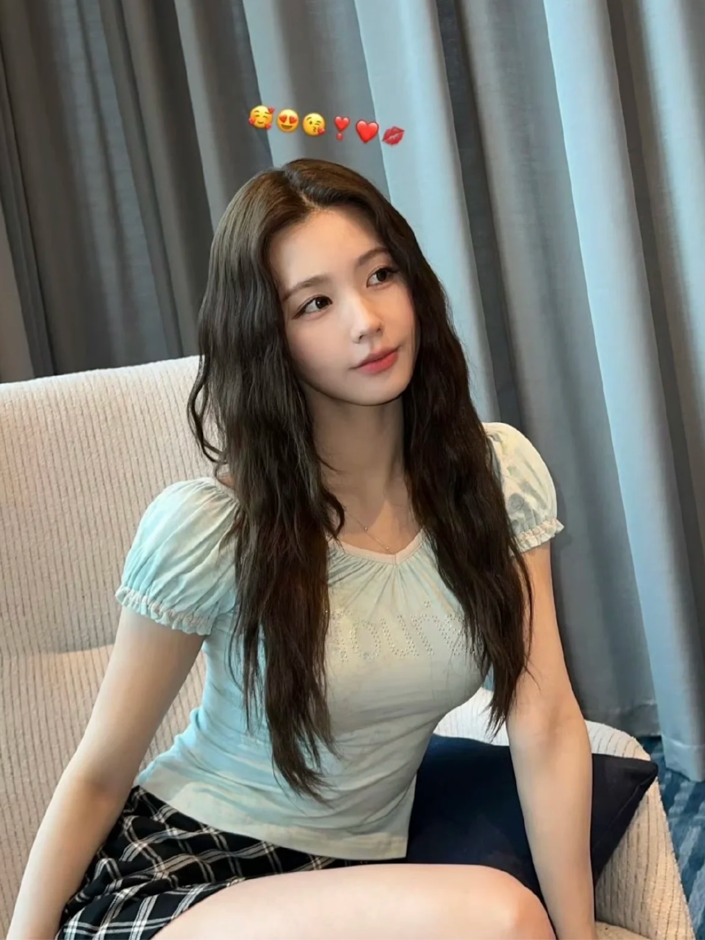 IDLE Miyeon&Shuhua Inspired Mint Map Rhinestone Open Back Puff Sleeve Tee