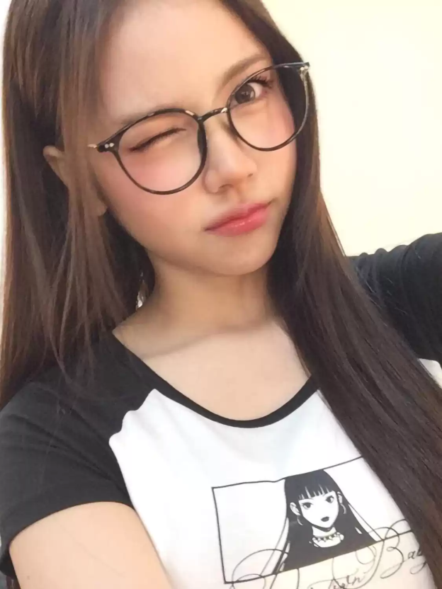 Hearts2Hearts Carmen&Ian Inspired Raglan Anime Graphic Tee