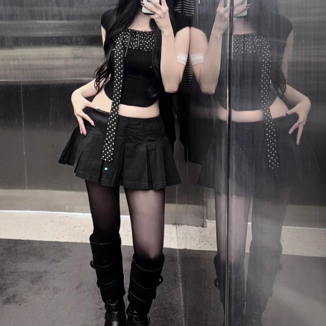 Lesserafim Sakura&Babymonster Chiquta Inspired Polka Dot Crop Top Shorts Set