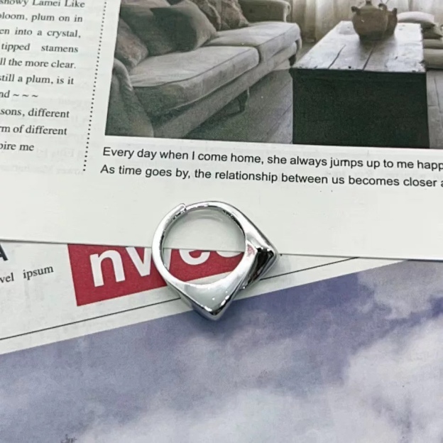 Seventeen Custom Cat-ear Ring