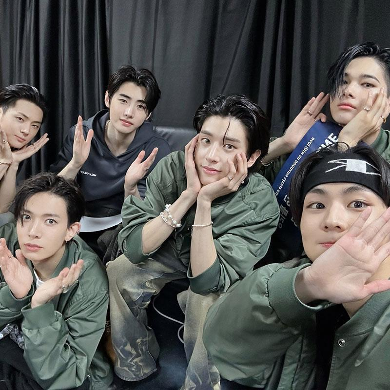 ENHYPEN 2024 WalkTheLine World Tour Jacket - ENHYPEN