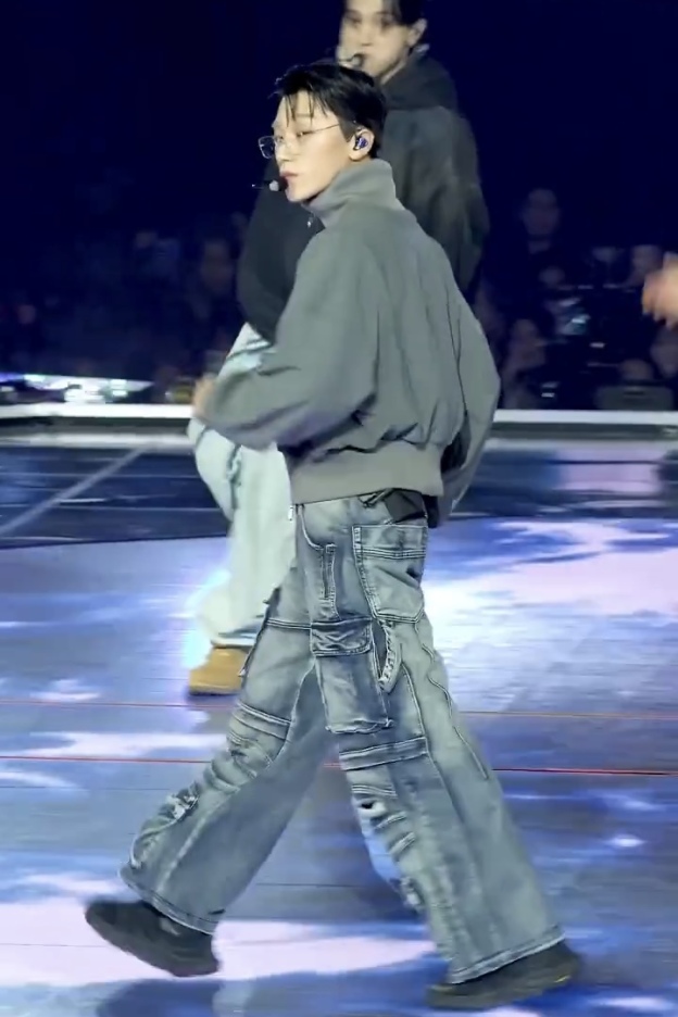 Straight-leg loose-fit pants-Ateez outfit inspiration ATINY