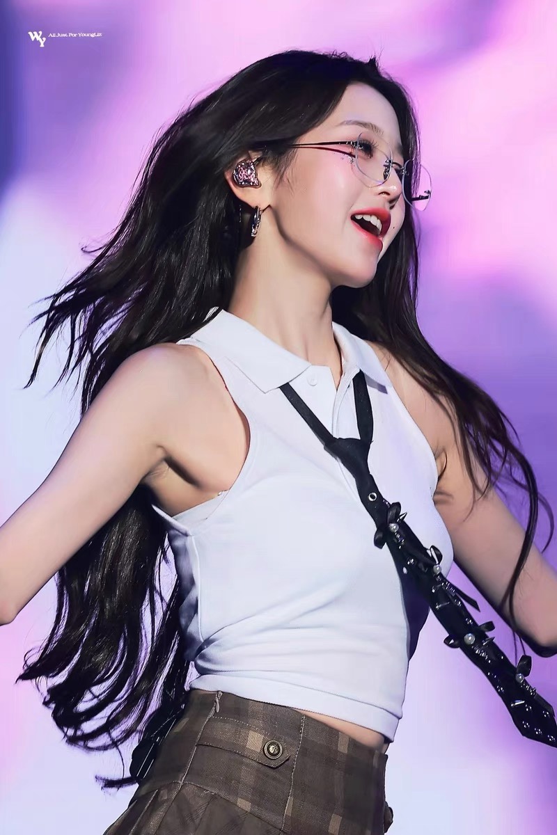 IVE Wonyoung Inspired Crop Top&Pleated Skirt Set