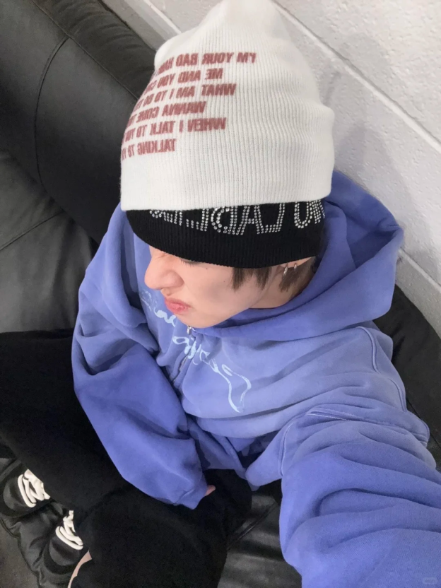 TXT Yeonjun Inspired Blue Gradient Zip-Up Hoodie