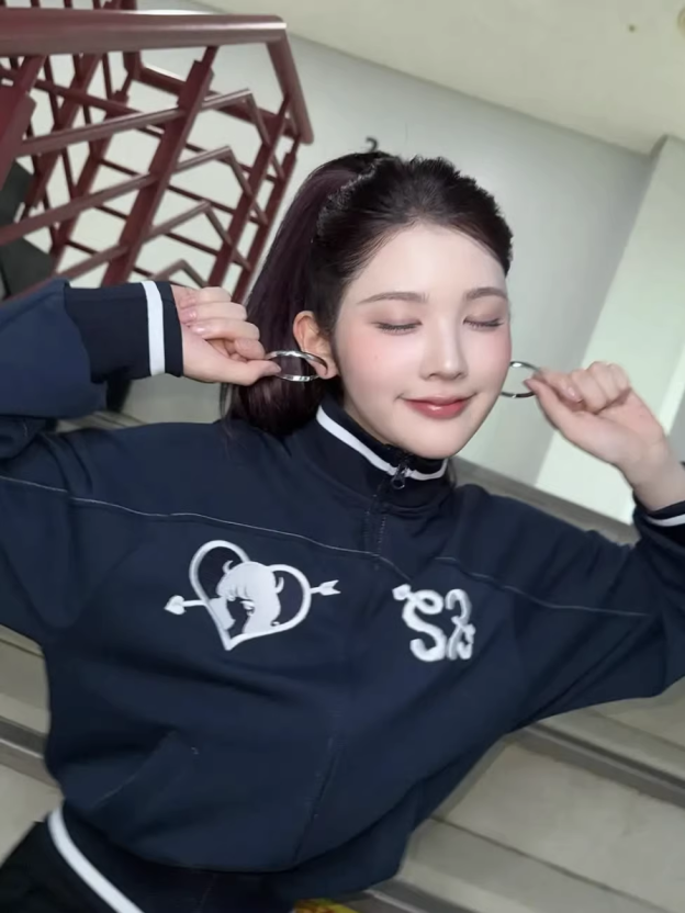 Hearts2Hearts Foucs Stage Outfit Inspired Cropped Zip-Up Track Jacket