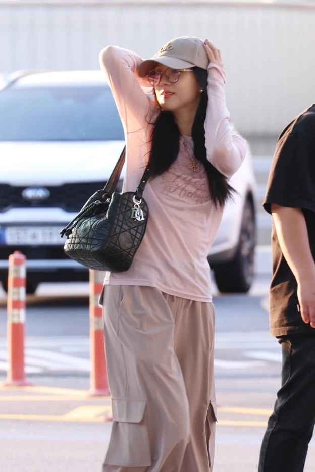 Blackpink Jisoo Inspired Star Wing Sheer Long Sleeve