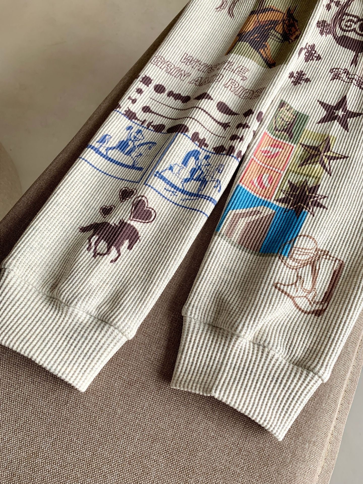 Blackpink Jennie Inspired Horse Graffiti Print Hoodie Jacket