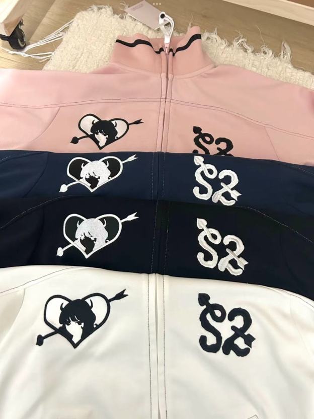 Hearts2hearts Focus Stage Outfit Inspired Cropped Zip-Up Track Jacket