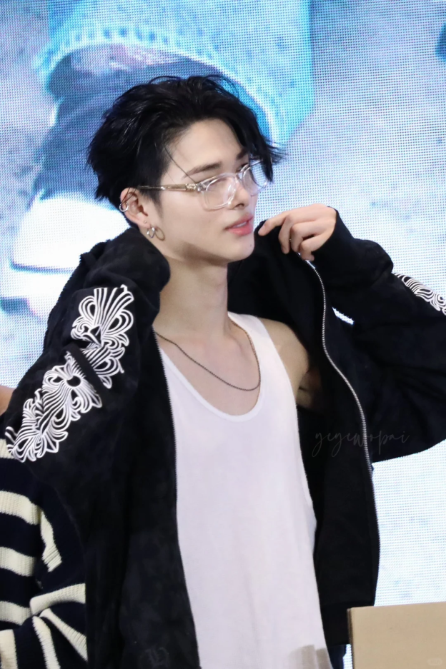 Enhypen Niki&Heeseung Inspired Cross Pattern Zip-up Hoodie