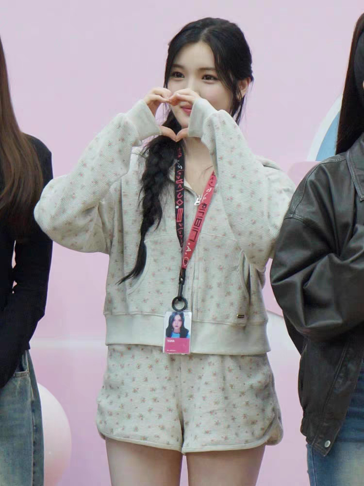 Twice Nayeon&Hearts2Hearts inspired Floral Waffle Hood Zip-up & Shorts Set
