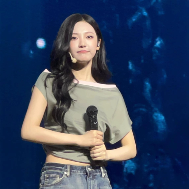 Slanted Shoulder Short Sleeve T-Shirt-Aespa Ningning