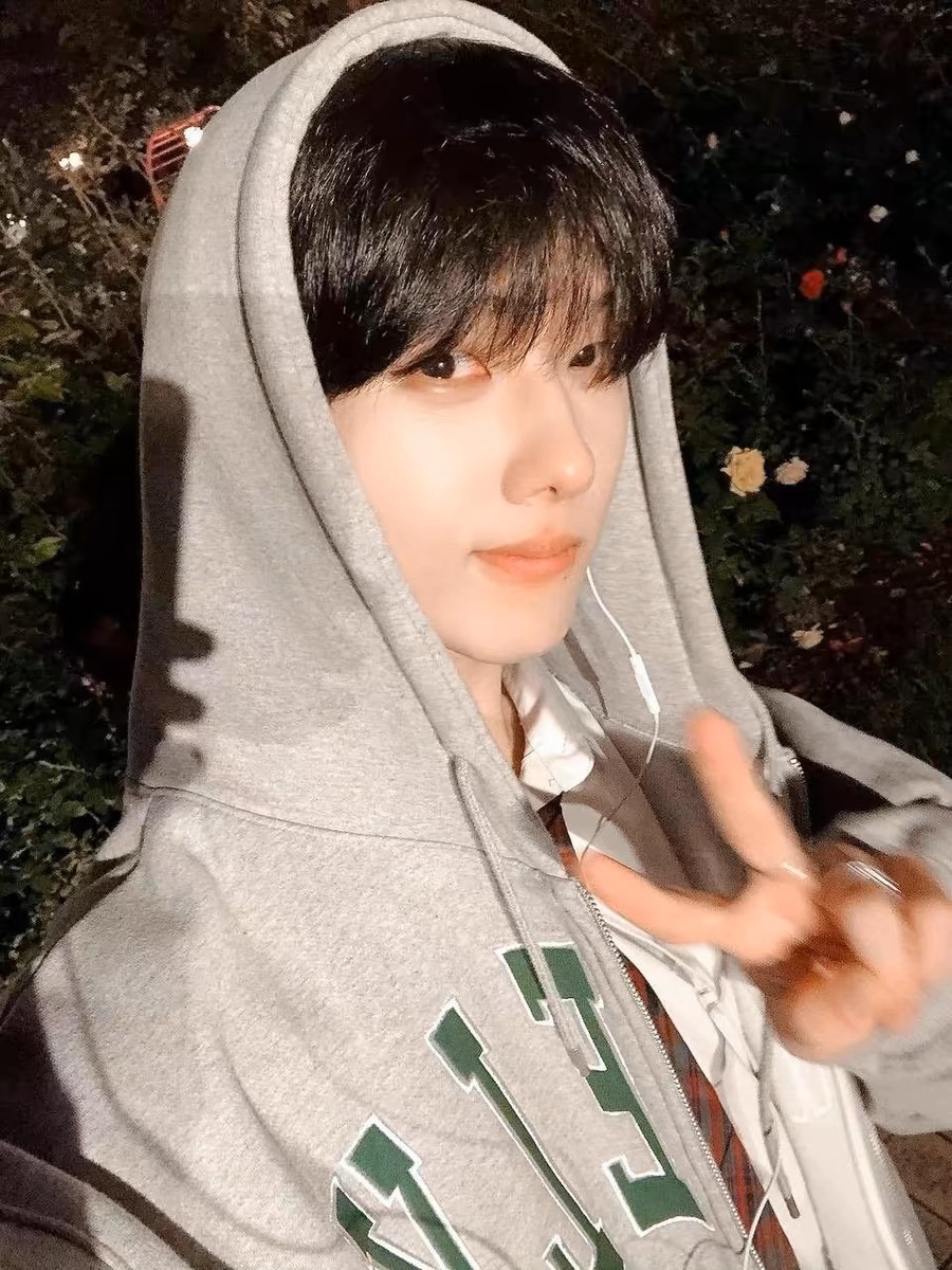 NCT DREAM JISUNG Inspired Zip-up Hoodie