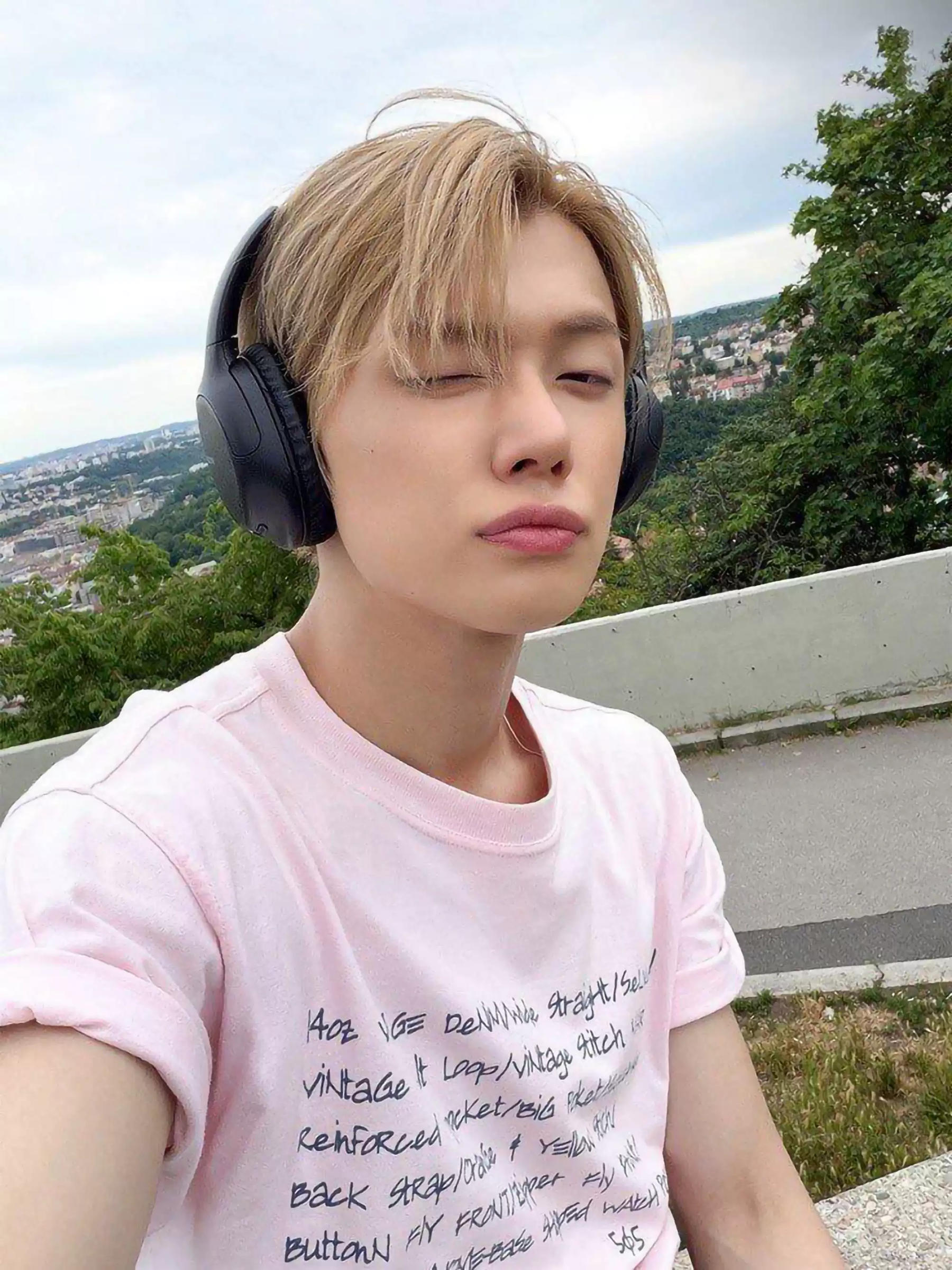 TXT Yeonjun Inspired Handwritten Text Graphic Pink T-Shirt