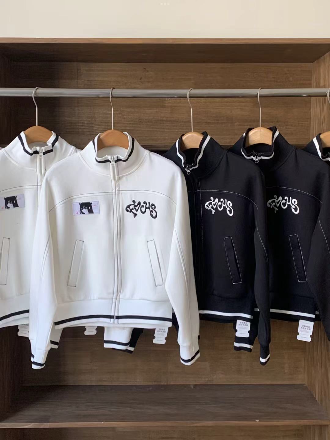 Hearts2hearts Focus Inspired Cropped Anime Graphic Zip-Up Jacket