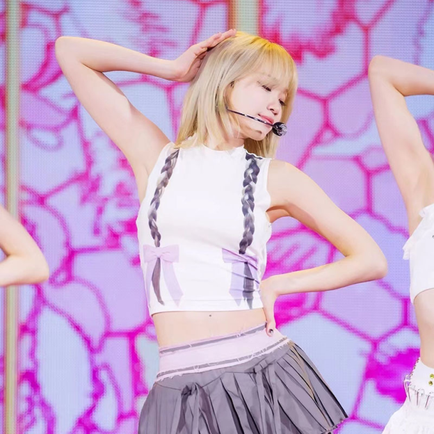 Lesserafim Chaewon Braids Print Sleeveless Crop Top