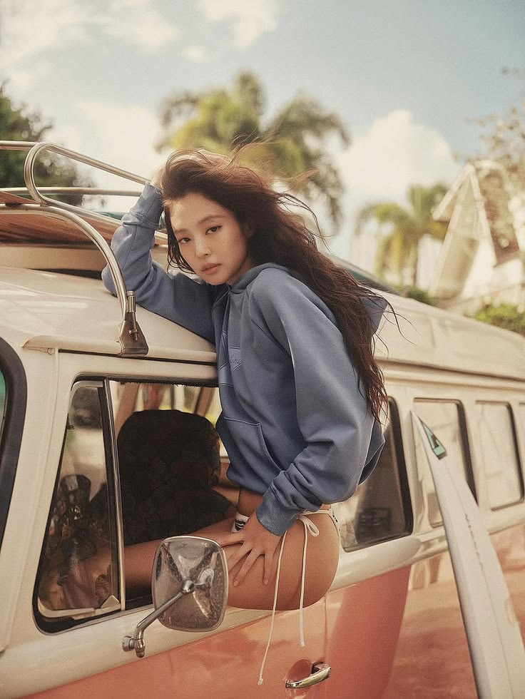 Blackpink Jennie Inspired Frankies Bikinis Star Print Cropped Hoodie