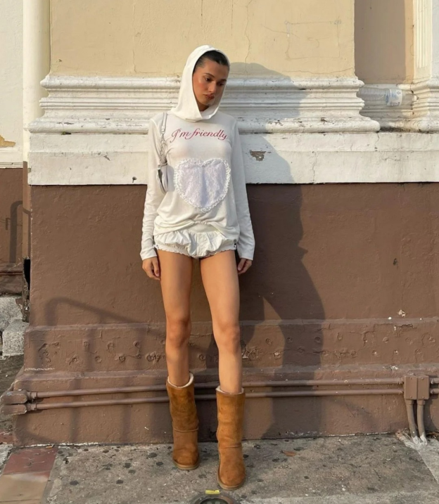 Lace heart long-sleeve hooded top-Blackpink Jennie