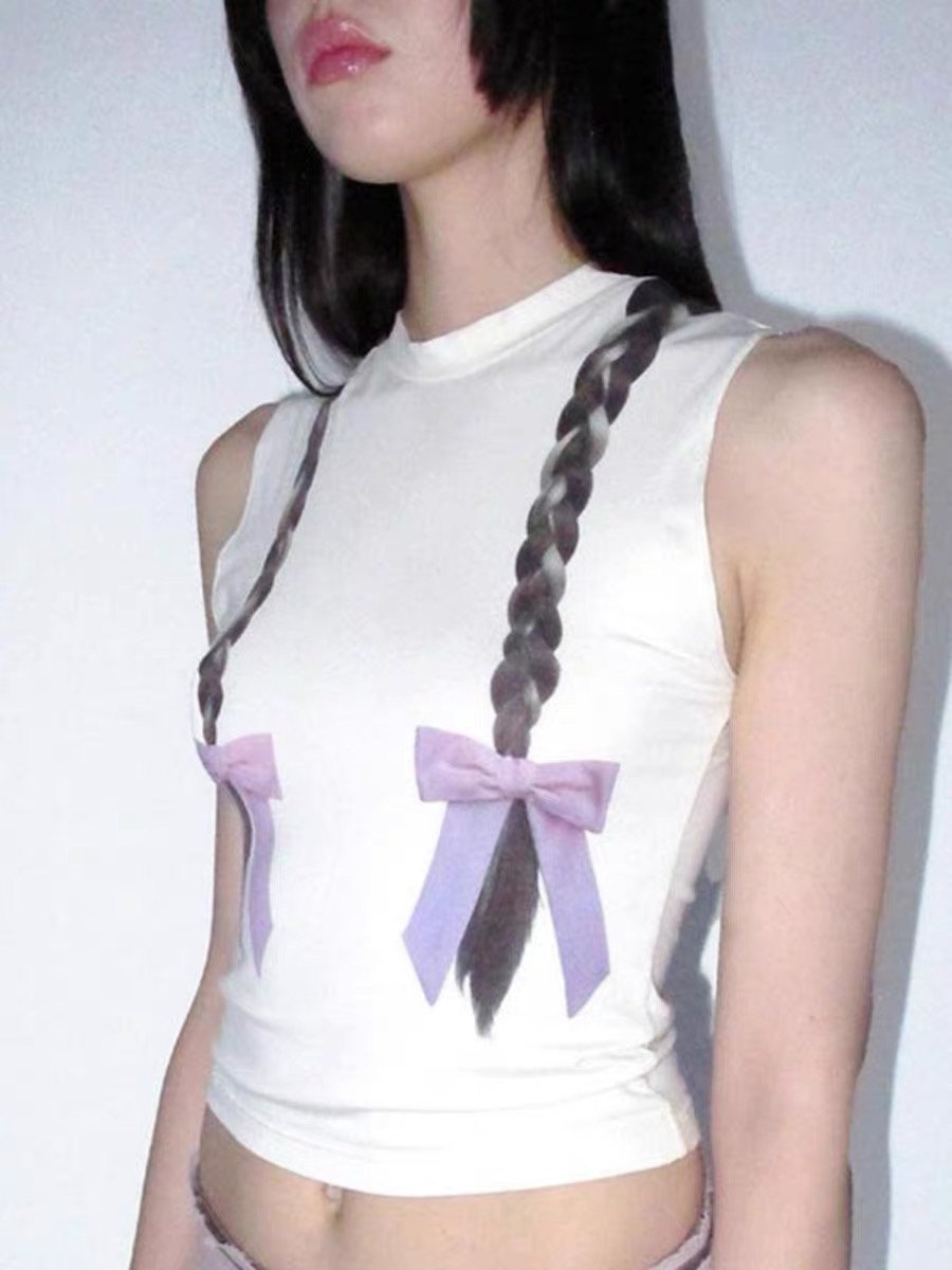 Lesserafim Chaewon Braids Print Sleeveless Crop Top