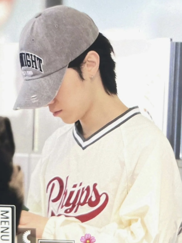 WayV Hendery Inspired Baseball Jersey T-Shirt