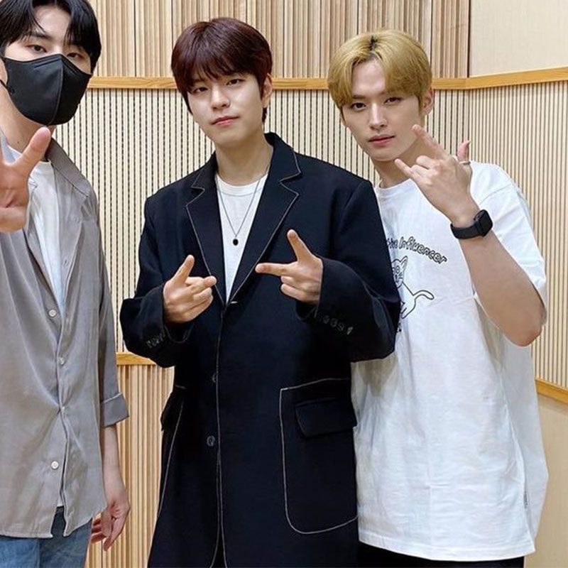 STRAYKIDS X LEE 'We Are Pawsitive Influencer' Tee-Straykids tshirt