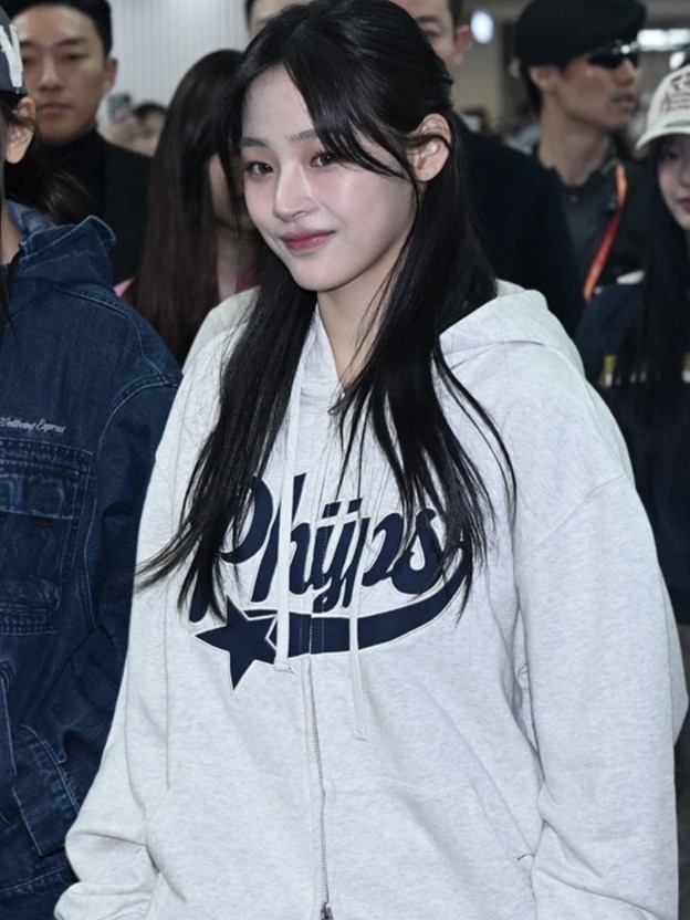 NewJeans&NMIXX&GIDLE Inspired Embroidered Letter Zip-Up Hoodie