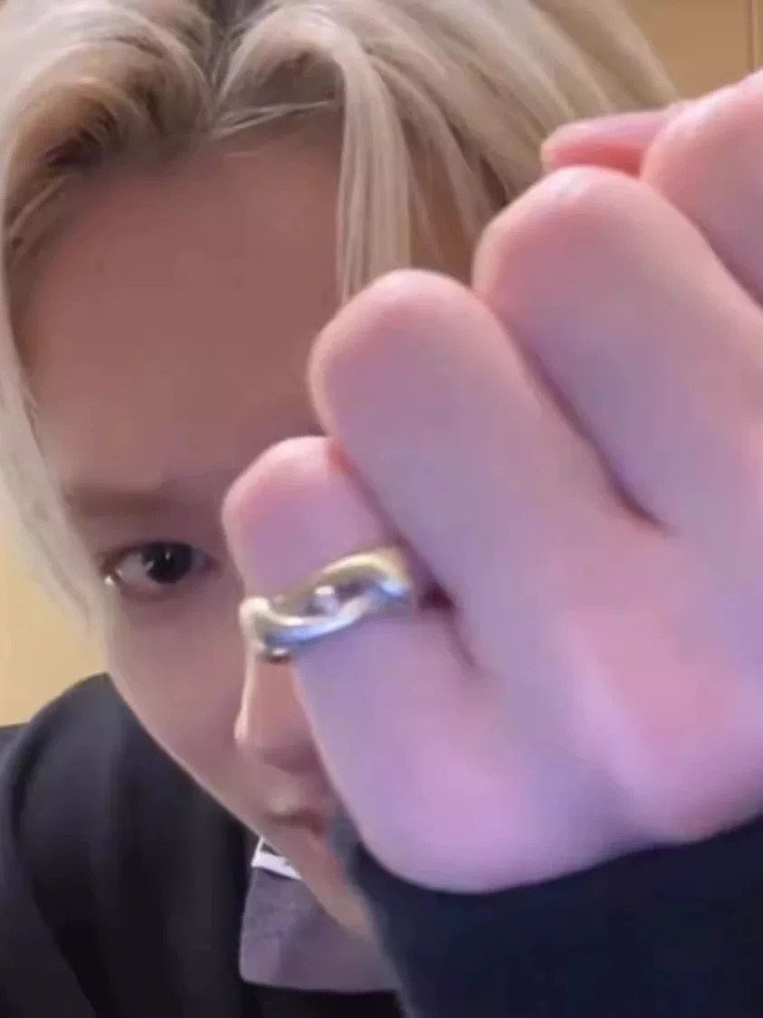 Seventeen Custom Cat-ear Ring