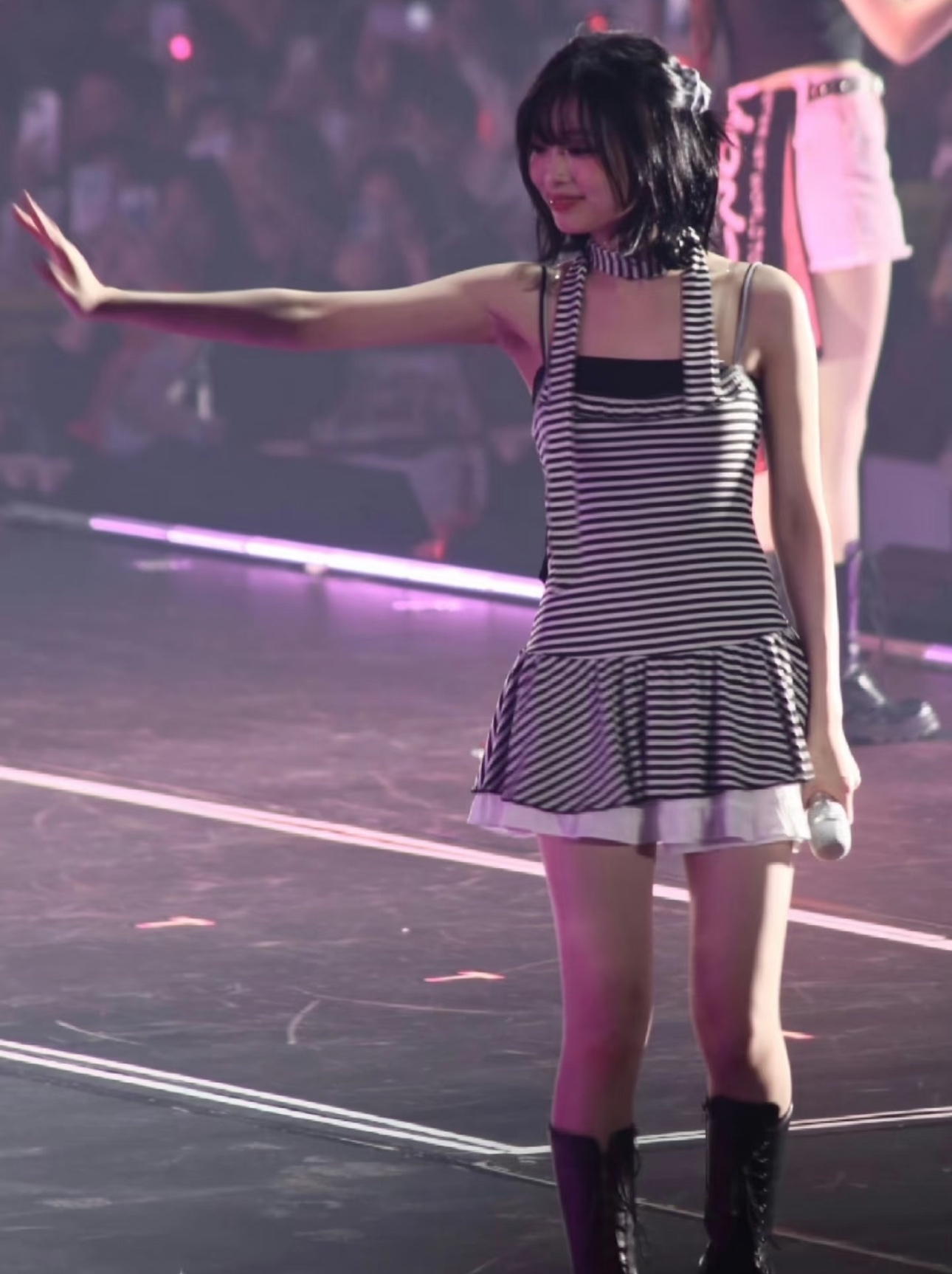 BABYMONSTER Ahyeon Summer Striped Scarf Set