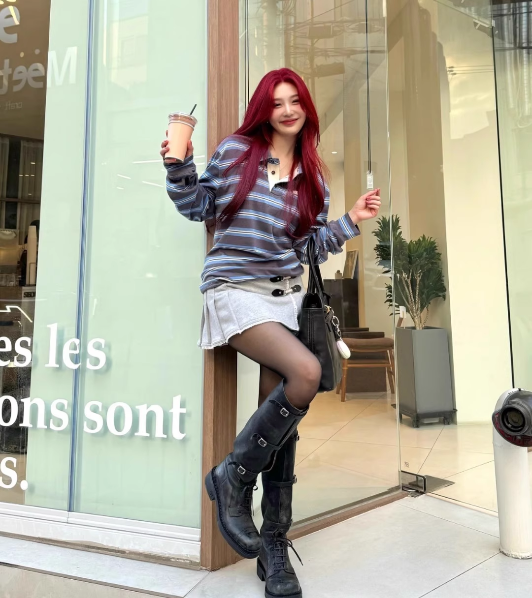 Red Velvet Joy Grey Lace Trimmed Pleated Mini Skirt