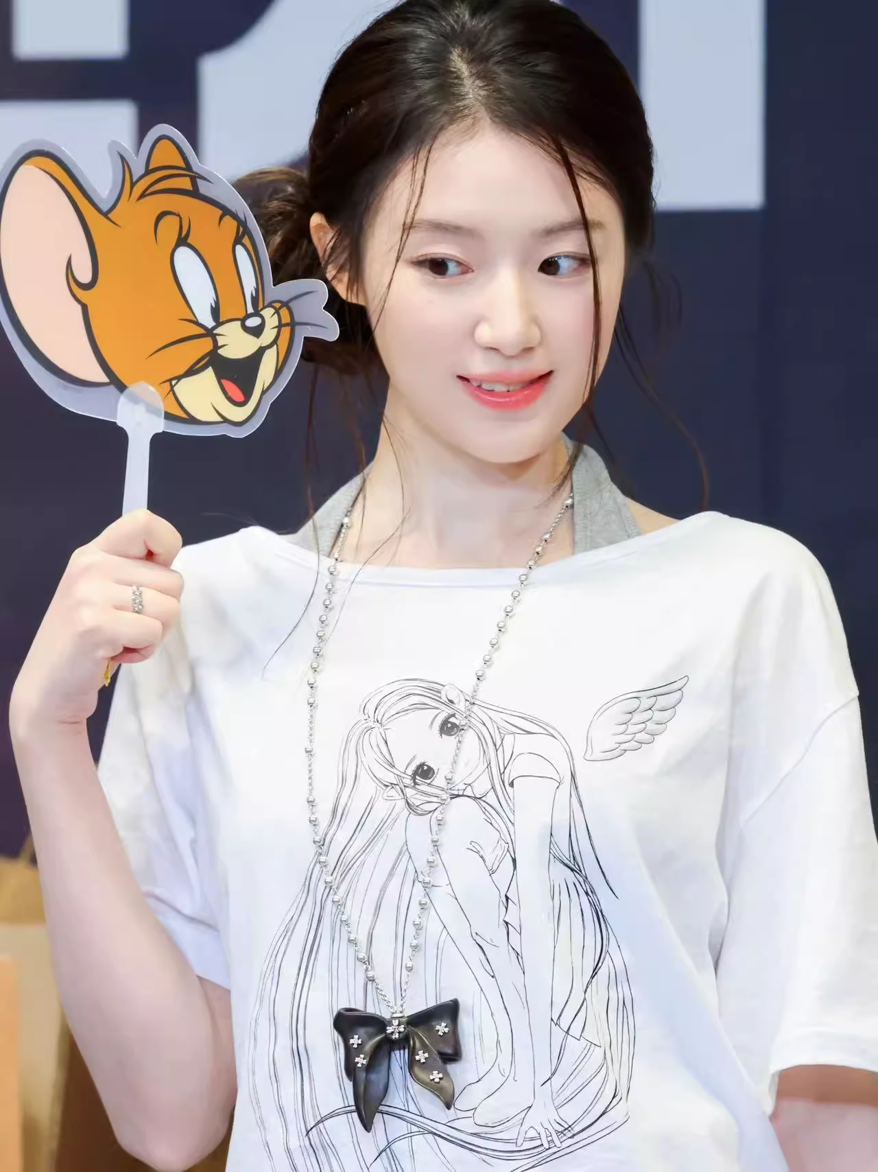 GIDLE SHUHUA Inspired Manga Girl Illustration Off Shoulder Tee