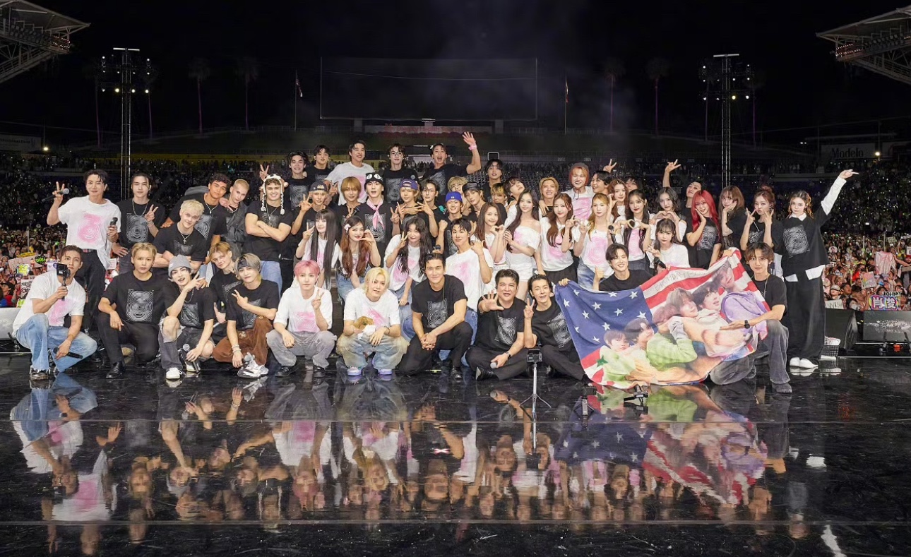 SMTOWN official inspired tshirt