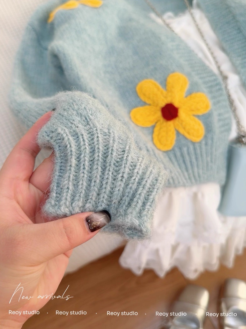 Aespa Winter Inspired Flower Sweater