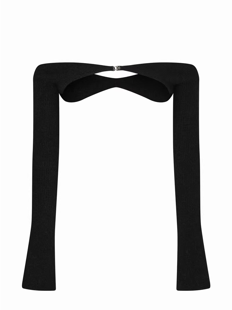 Aespa Winter Inspired Neck Halter Slim Fit Crop Top