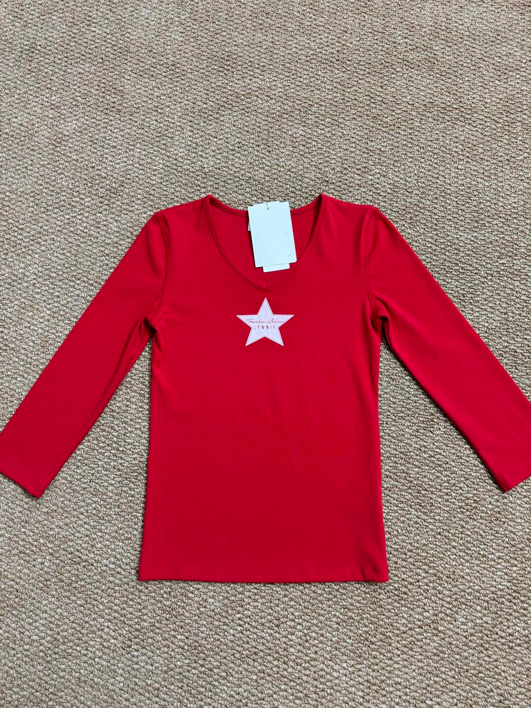 Blackpink Jennie Inspired Frankies Bikinis Star Print V‑Neck 3/4 Sleeve Ribbed Top