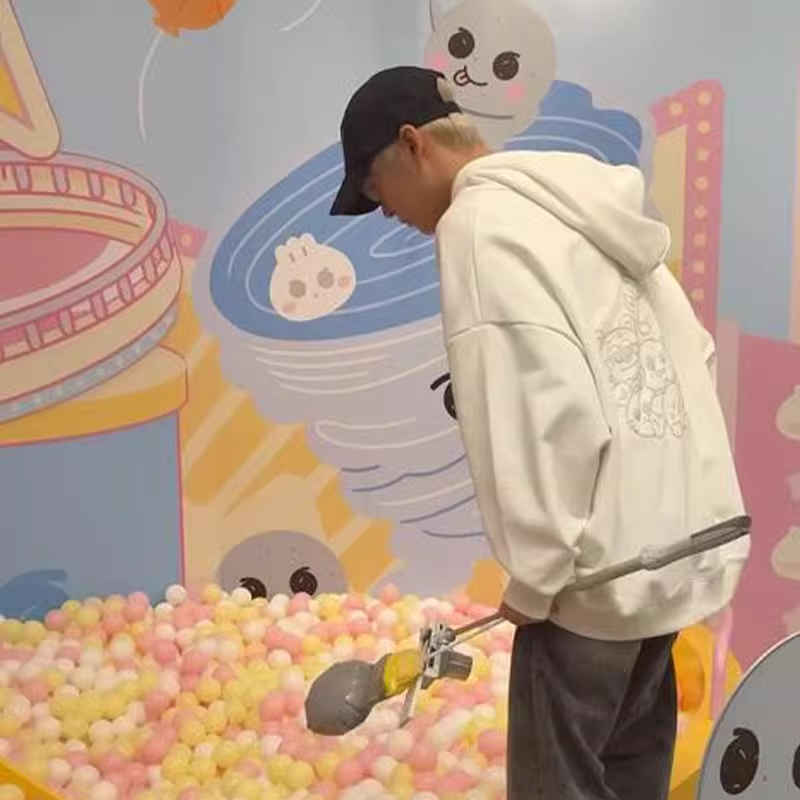 RIIZE 'WE LITTLE RIIZE' ZIP-UP HOODIE