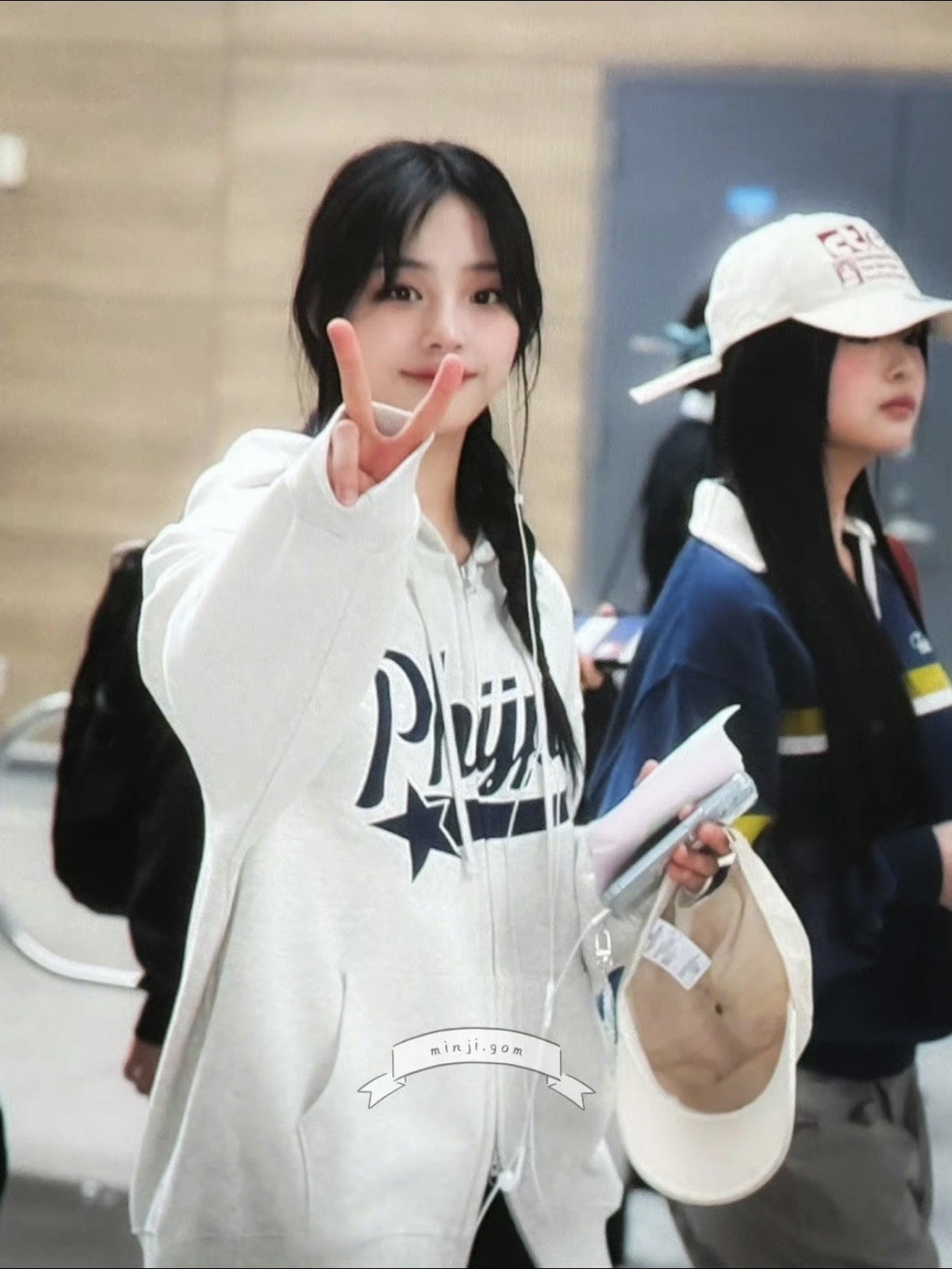 NewJeans&NMIXX&GIDLE Inspired Embroidered Letter Zip-Up Hoodie