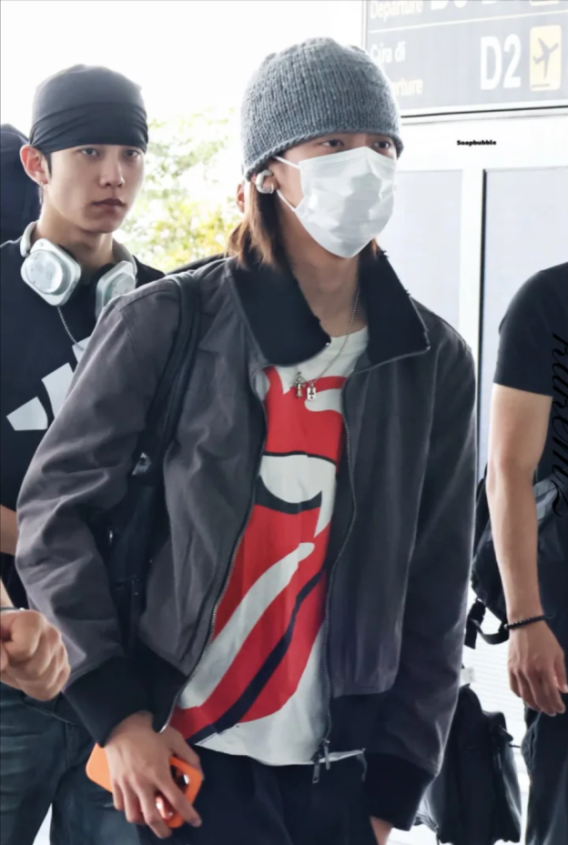 Lngshot Woojin Inspired The Rolling Stones Tongue Logo Vintage Band Tee