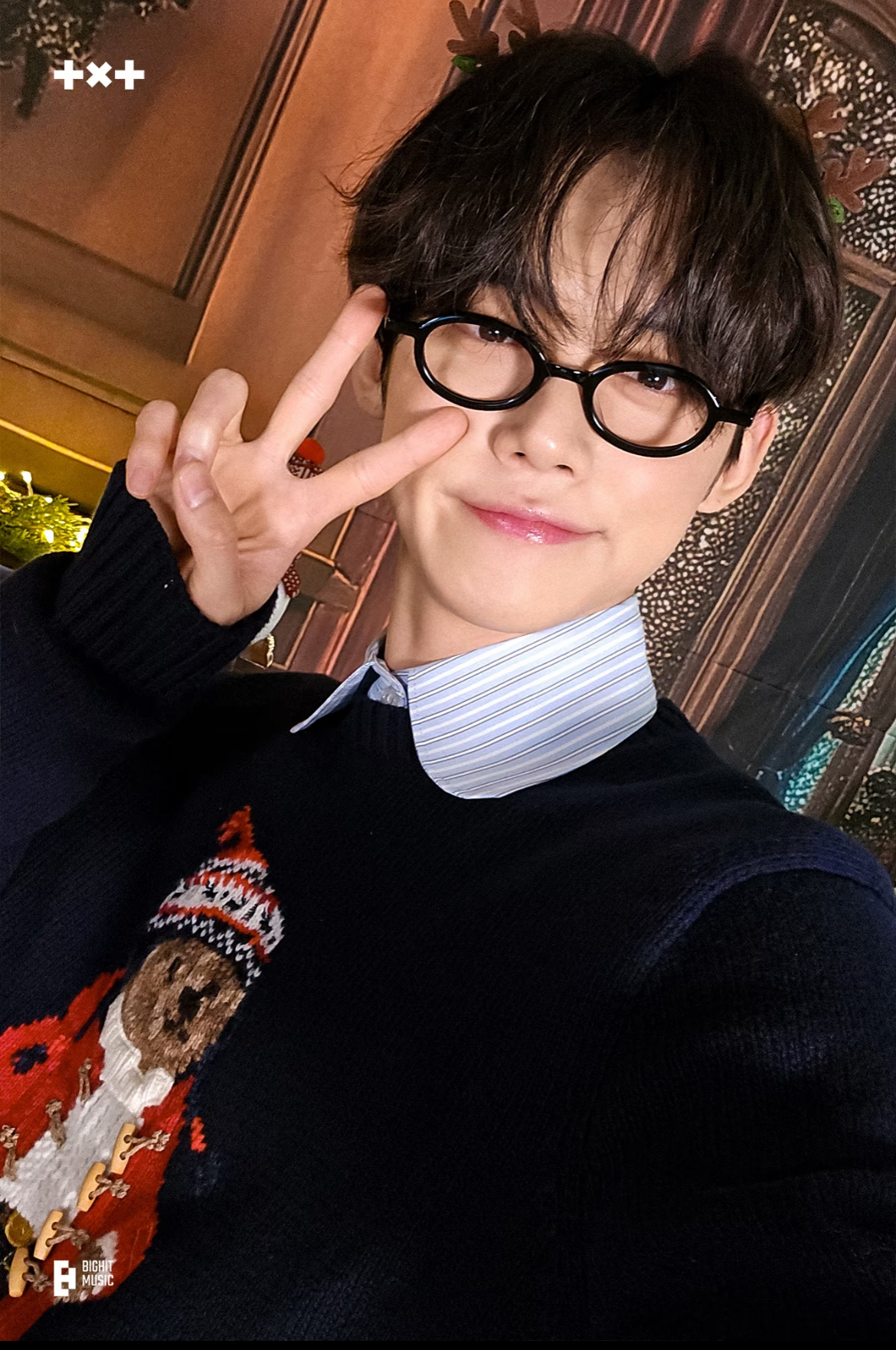TXT YEONJUN-Christmas Red Cardigan Bear Embroidery Sweater