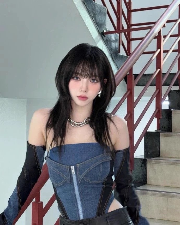 Denim bodysuit top-Karina Aespa