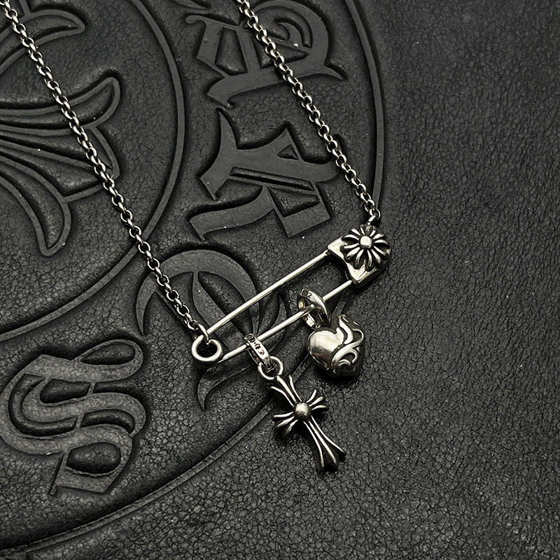 Enhypen Niki inspired chrome heart necklace-Ni-Ki