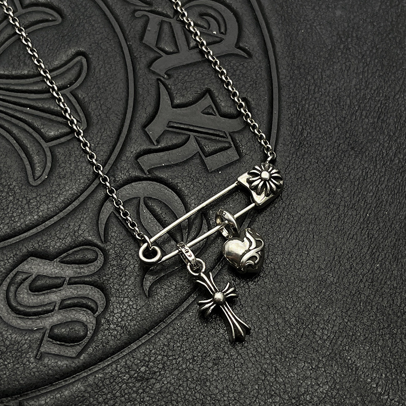 Enhypen Niki inspired chrome heart necklace-Ni-Ki