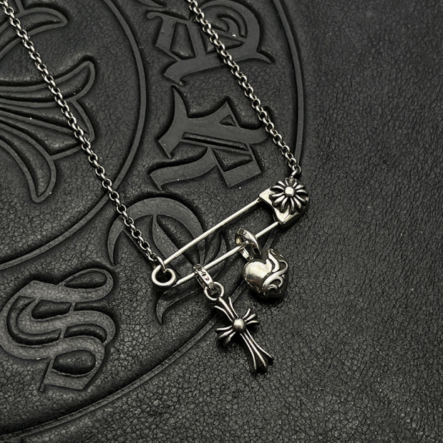 Enhypen Niki inspired chrome heart necklace-Ni-Ki